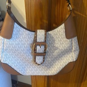 Beautiful Michael Kors bag used once like new..